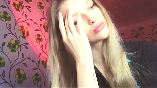 Evvie Summn1 online show from June 13, 5:38 am