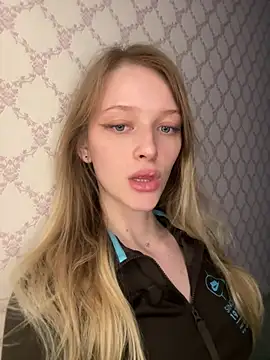 Evvie Summn1 online show from April 26, 2:36 pm