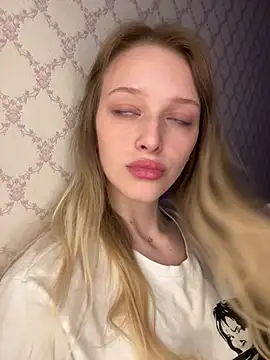 Evvie Summn1 online show from April 28, 3:05 pm