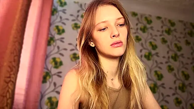 Evvie Summn1 online show from March 24, 5:40 am