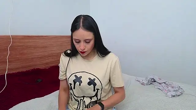 Snapshot of lexy_angel12 chatting on June 11, 1:19 pm lexy angel12 online show from June 11, 1:19 pm