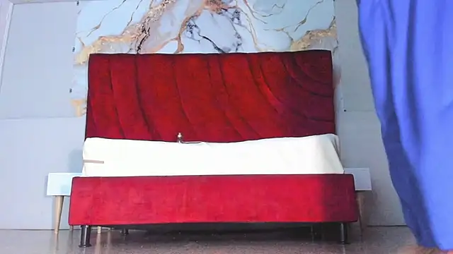 MAISE HILL1 online show from February 23, 1:12 pm