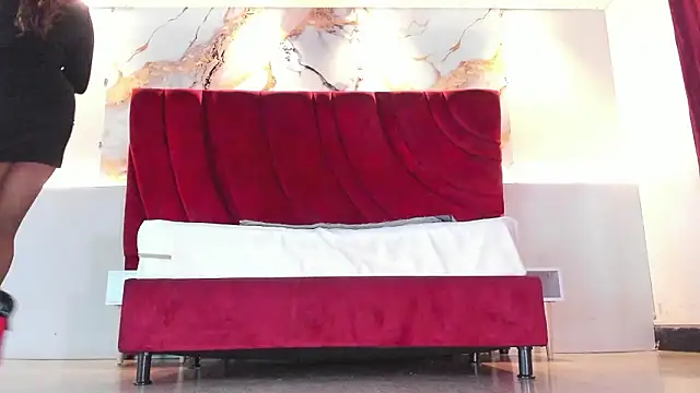 MAISE HILL1 online show from February 3, 1:16 pm