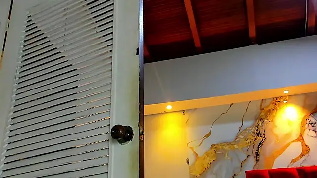 MAISE HILL1 online show from November 6, 1:15 pm