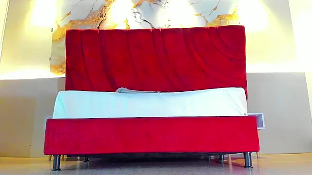 MAISE HILL1 online show from October 27, 1:23 pm