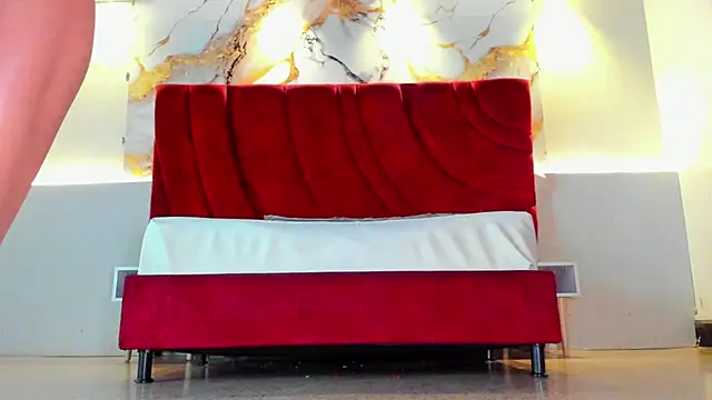 MAISE HILL1 online show from January 16, 1:26 pm