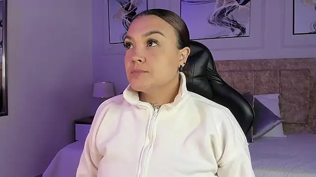 Snapshot of lyn_adamns chatting on October 12, 12:56 am lyn adamns online show from October 12, 12:56 am