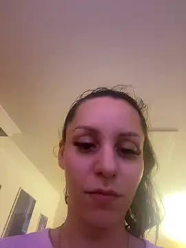 Snapshot of Chiara0102 chatting on June 1, 9:58 pm Chiara0102 online show from June 1, 9:58 pm