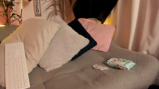 Serenity Day online show from February 1, 1:37 am