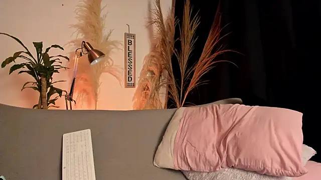 Serenity Day online show from March 2, 2:01 am