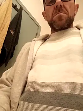 Snapshot of jonyfree1978 chatting on December 16, 7:51 pm jonyfree1978 online show from December 16, 7:51 pm