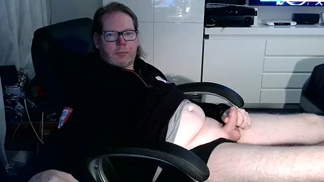 VSteph online show from November 18, 10:24 pm