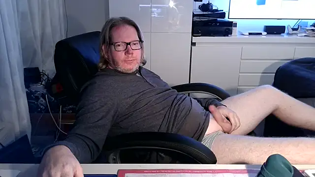 VSteph online show from October 17, 7:48 pm