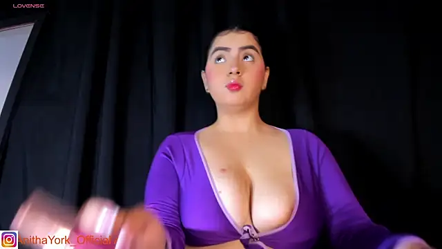 AnithaaYork online show from February 28, 12:16 pm