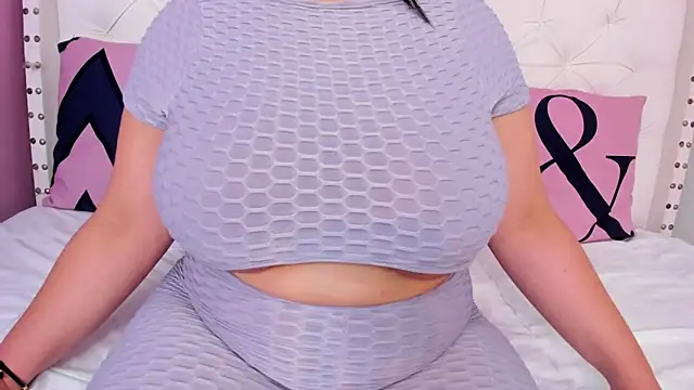 Snapshot of alice__tylor chatting on March 20, 2:42 pm alice tylor online show from March 20, 2:42 pm