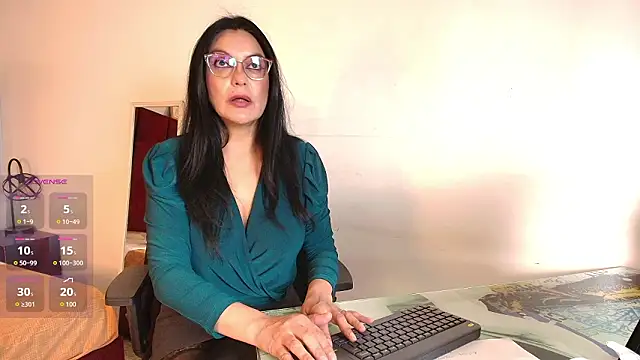 Zuzana21 online show from March 3, 12:45 pm