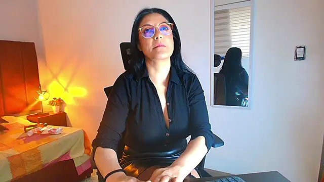 Zuzana21 online show from October 3, 12:50 pm