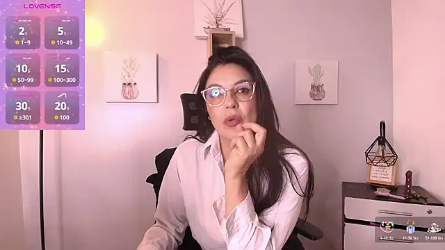 Zuzana21 online show from April 14, 1:05 pm