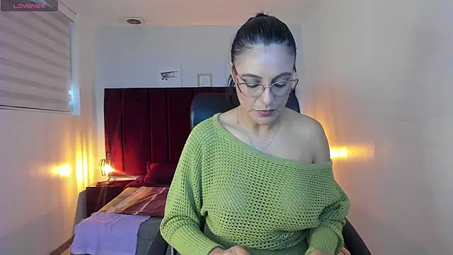 Zuzana21 online show from February 13, 1:05 pm