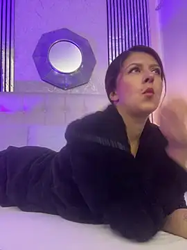 liss black online show from February 18, 4:10 am