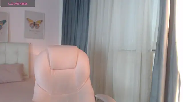 Snapshot of liss_black chatting on March 8, 3:56 pm liss black online show from March 8, 3:56 pm