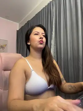 liss black online show from October 31, 3:47 am