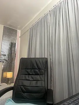 liss black online show from January 17, 4:16 am