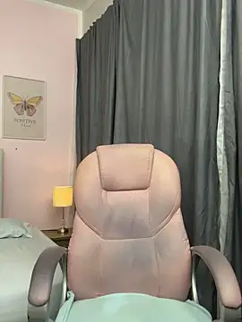 Snapshot of liss_black chatting on October 11, 1:17 am liss black online show from October 11, 1:17 am