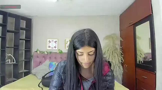 Lia Keen online show from March 12, 8:20 pm