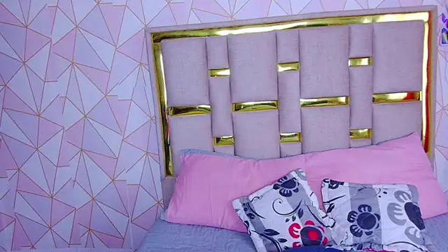 nina carther online show from February 9, 11:30 am