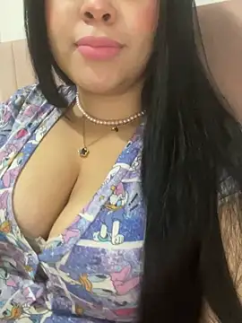 debiigg online show from January 29, 11:04 pm