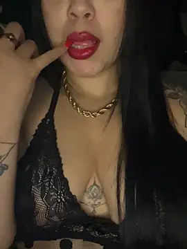 debiigg online show from December 27, 10:26 pm