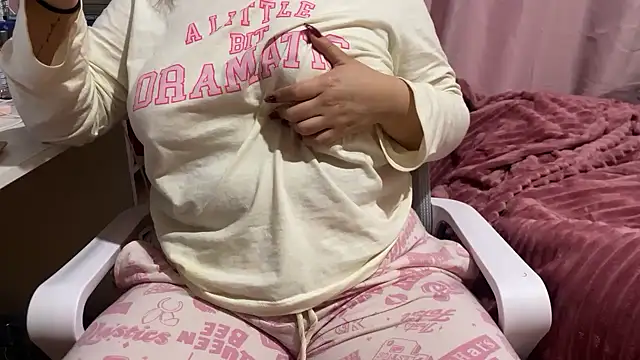 hannahcdmx online show from November 8, 9:40 pm