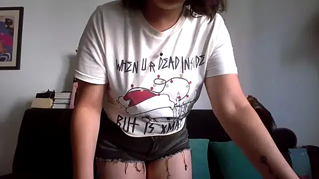 Snapshot of Tiramisu89 chatting on November 14, 7:17 pm Tiramisu89 online show from November 14, 7:17 pm