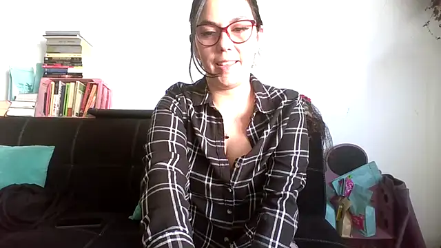 Snapshot of Tiramisu89 chatting on October 29, 6:07 pm Tiramisu89 online show from October 29, 6:07 pm