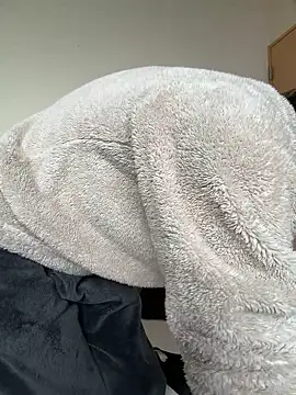 UKI06 online show from March 23, 5:07 am