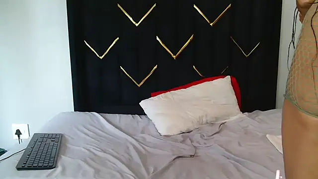 StallionMilf Queen online show from November 30, 6:58 am