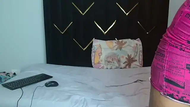 StallionMilf Queen online show from October 27, 3:02 pm