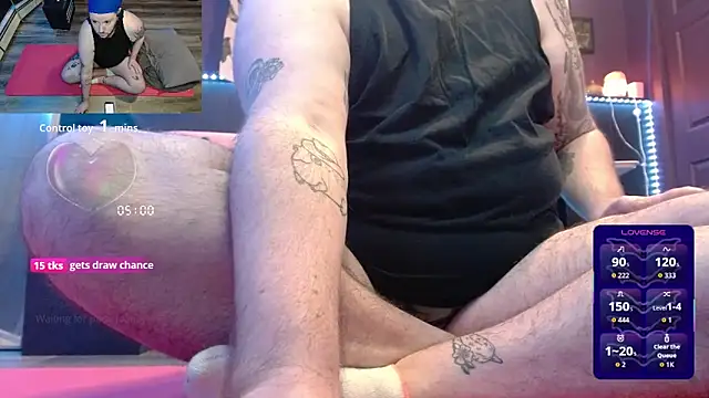 Snapshot of tuxedomasc_95 chatting on November 30, 7:03 pm tuxedomasc 95 online show from November 30, 7:03 pm