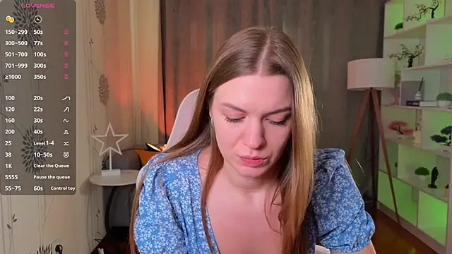 Lovella Lips online show from March 13, 11:59 am