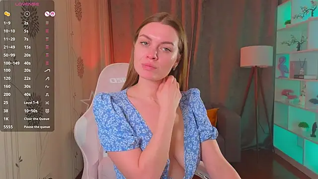 Lovella Lips online show from April 23, 12:29 pm