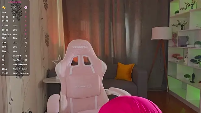 Lovella Lips online show from March 20, 11:33 am