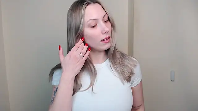 VanessaMay  online show from April 13, 4:22 pm