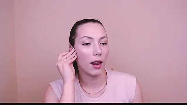 VanessaMay  online show from February 13, 6:05 pm