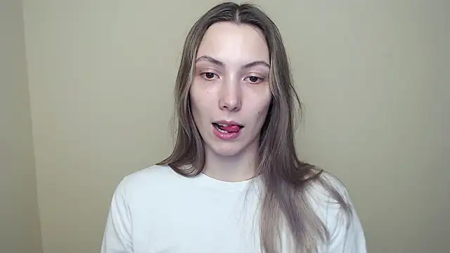 Snapshot of VanessaMay_ chatting on February 11, 4:40 pm VanessaMay online show from February 11, 4:40 pm