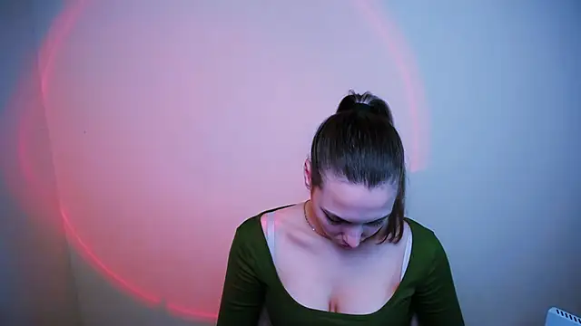 VanessaMay  online show from December 15, 5:23 am