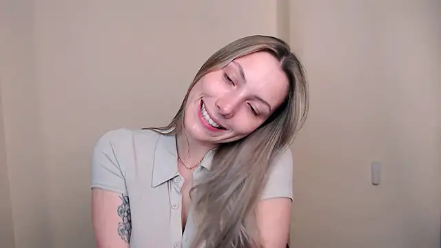 VanessaMay  online show from April 15, 7:58 pm