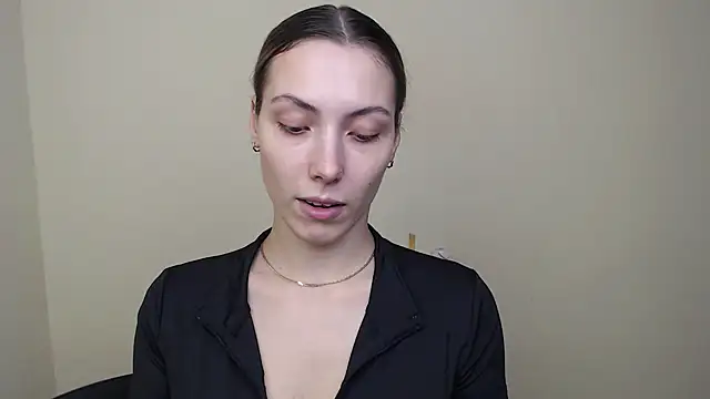 Snapshot of VanessaMay_ chatting on February 10, 5:23 pm VanessaMay online show from February 10, 5:23 pm