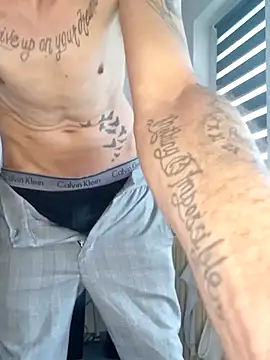 boysexy350 online show from April 10, 8:21 am