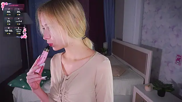 LynetBurby online show from December 1, 6:36 am